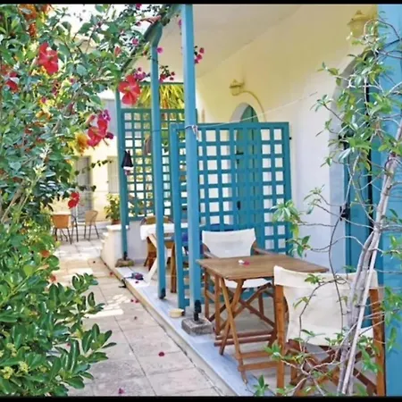 Argo Ξενοδοχείο *